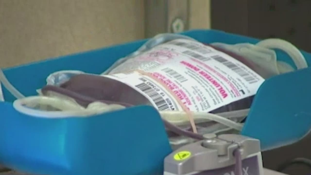 Pacientes que tuvieron síntomas graves de coronavirus deberán esperar tres meses para donar plasma