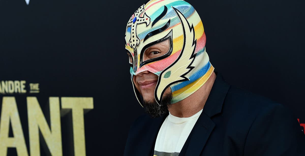 Rey Mysterio entierra su retiro de WWE, al menos por el momento