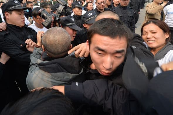 Además, esta mañana se suspendió la sesión informativa que celebraran diariamente con los familiares.