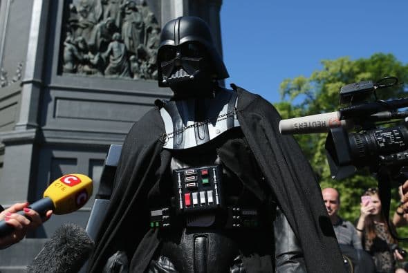 Un reportero le preguntó quiénes son sus partidarios.