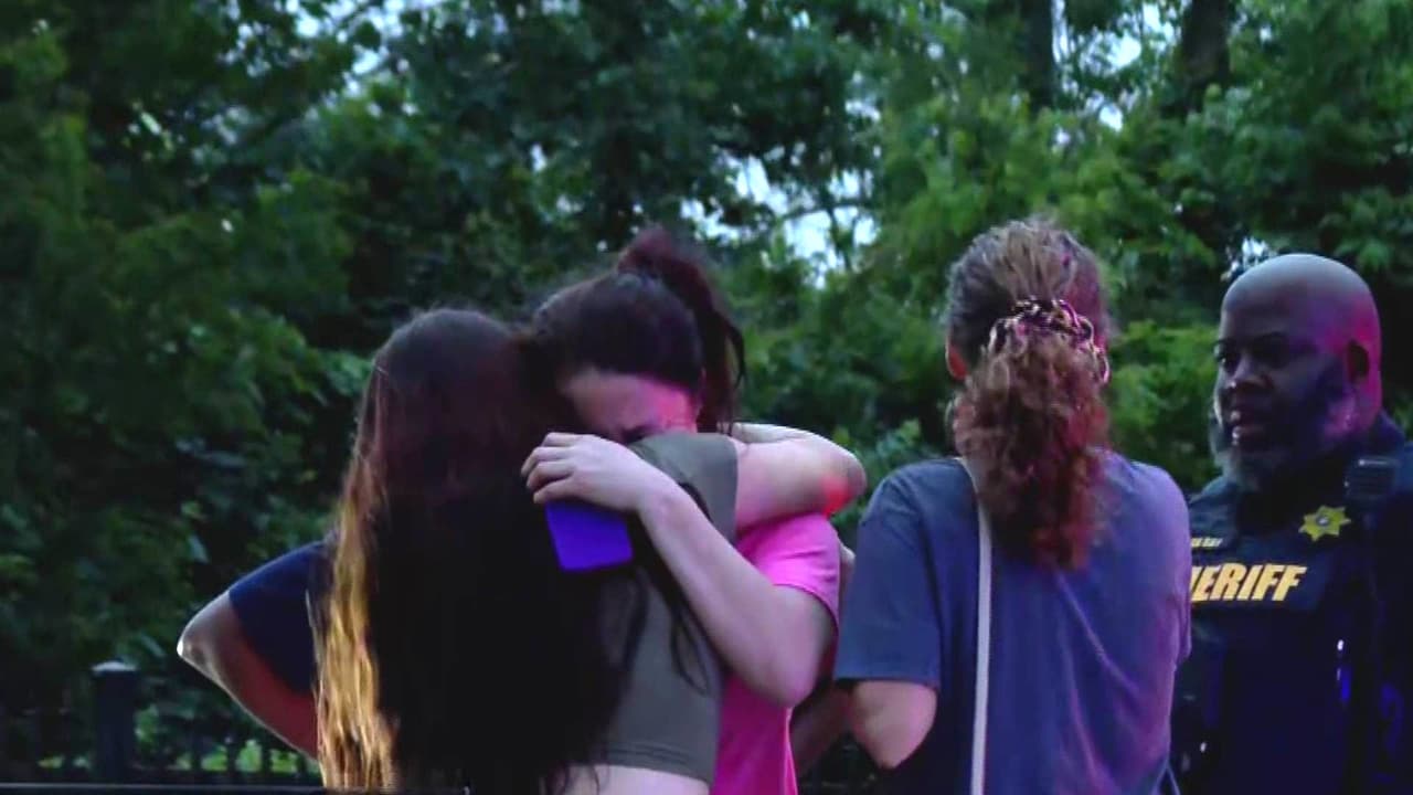Mujer dice ver “demonios” antes de confesar doble asesinato; solo hallan a una joven muerta en Crosby