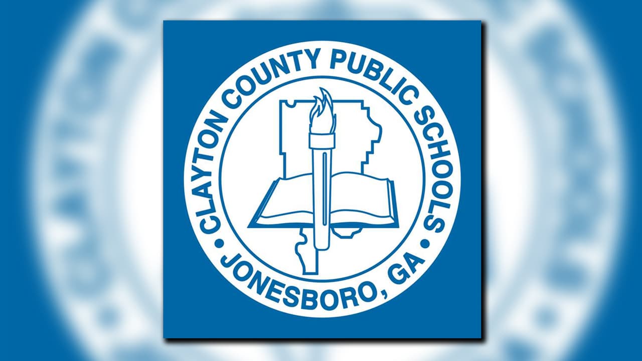 <b>Escuelas Públicas del Condado de Clayton</b>
<br>
<br>La Junta de Educación del Condado de Clayton ha aprobado comenzar el año escolar 2020-2021 utilizando el modelo virtual de instrucción.
<br>
<br>La Junta también aprobó el ajuste del calendario académico 2020-2021 que empuja el inicio del año escolar al 10 de agosto para los estudiantes. Esto les permitirá a los maestros y al personal cinco días adicionales para prepararse.
<br>
<br>El calendario de jornada laboral de los empleados seguirá siendo el mismo.
<br>
<a href="http://the%20employee%20workday%20calendar%20will%20remain%20the%20same./" target="_blank">Obtenga más detalles en el sitio web del distrito.</a>
<br>