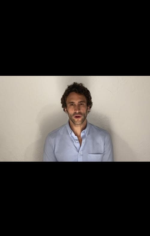 El viernes 5 de junio Roberto Romano, quien también ha participado en episodios de 
<b><a href="https://www.univision.com/shows/como-dice-el-dicho" target="_blank">Como Dice el Dicho</a></b>, publicó 
<b><a href="https://www.instagram.com/p/CBDe99Qh2yU/" target="_blank">un video</a></b> en donde negó que él haya estado involucrado en esa conversación. 
<br>