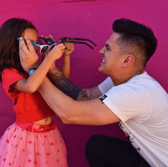 Y ahora, con tan solo 5 años, Elizabeth se convirtió en la hija mayor del intérprete de 'Soltero disponible' y además es una niña con gran talento y simpatía.