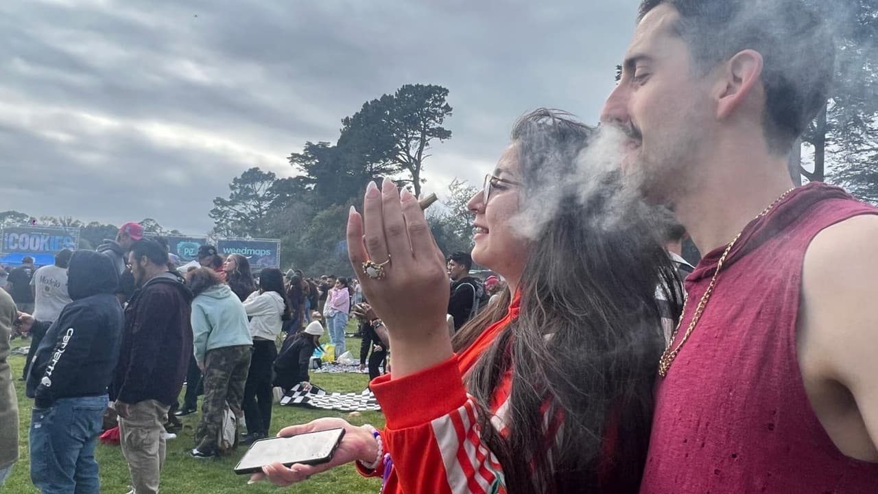 Los vendedores de marihuana dijeron que haber asistido a este evento valió la pena para ellos porque pudieron dar muestras de su producto.
<br>