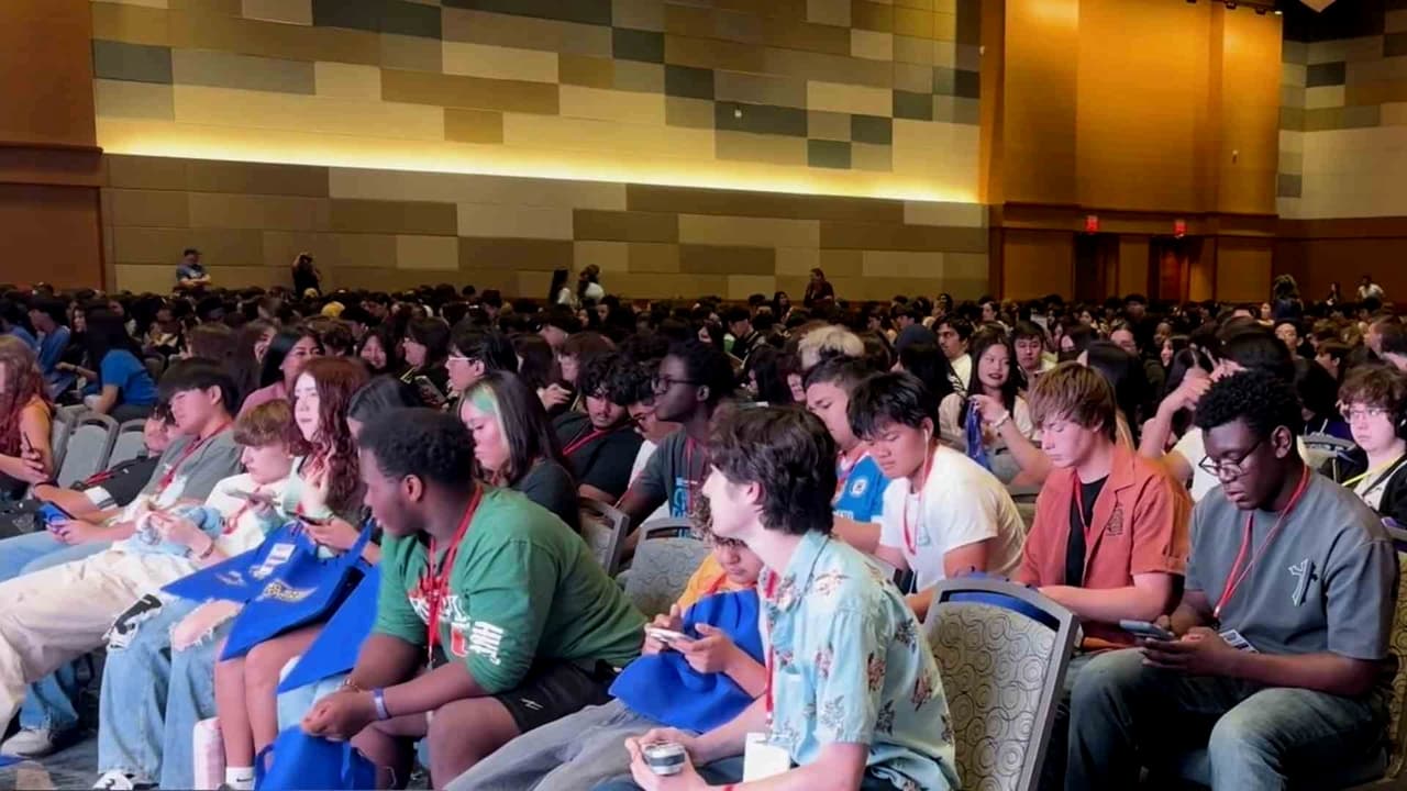 ¿Qué y recursos existen en Phoenix para la educación superior? Conoce Taking Step de Be A Leader