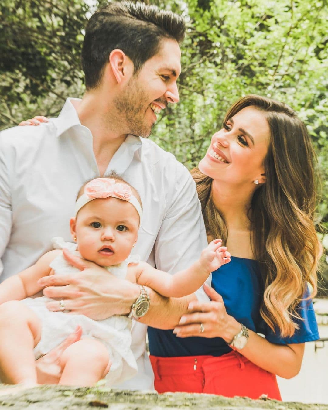 Andrés Chacón, el esposo de Carito, también vio crecer su amor con el nacimiento de su pequeñita.