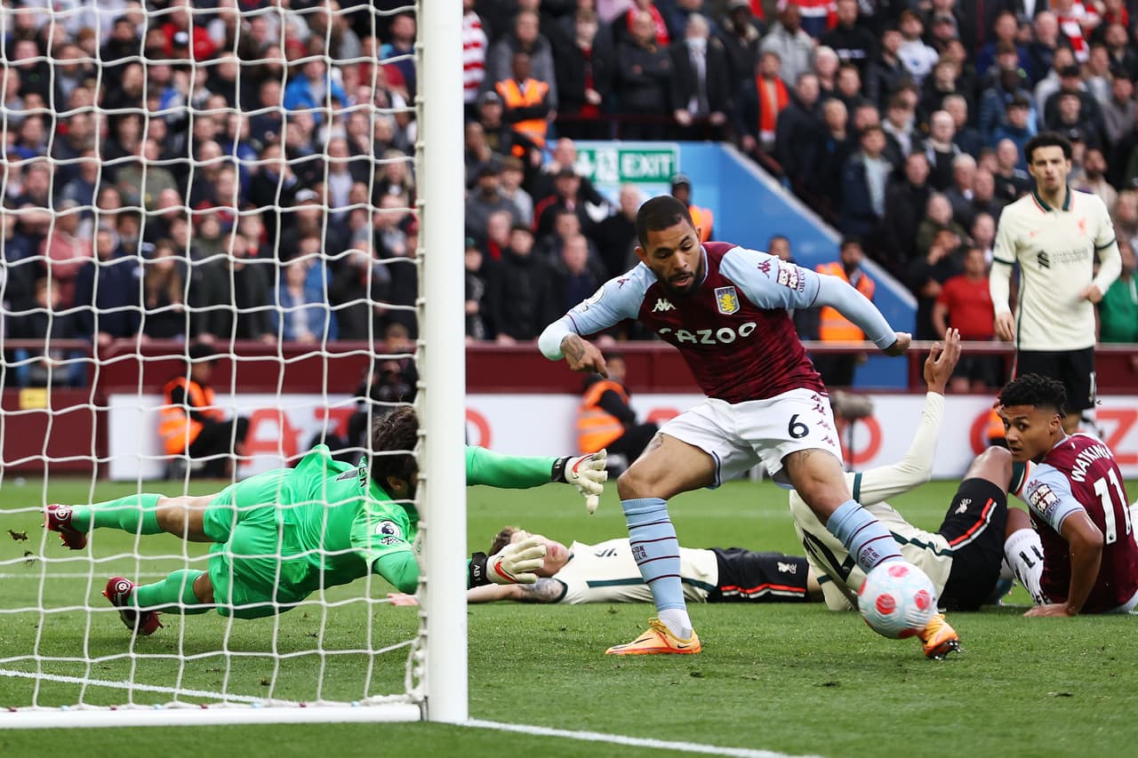 En un partido que comenzó perdiendo y en el que tuvo que hacer un mayor sacrificio, el Liverpool de Klopp sacó un muy importante triunfo en su visita al Aston Villa para sostener la pelea con el Manchester City.
