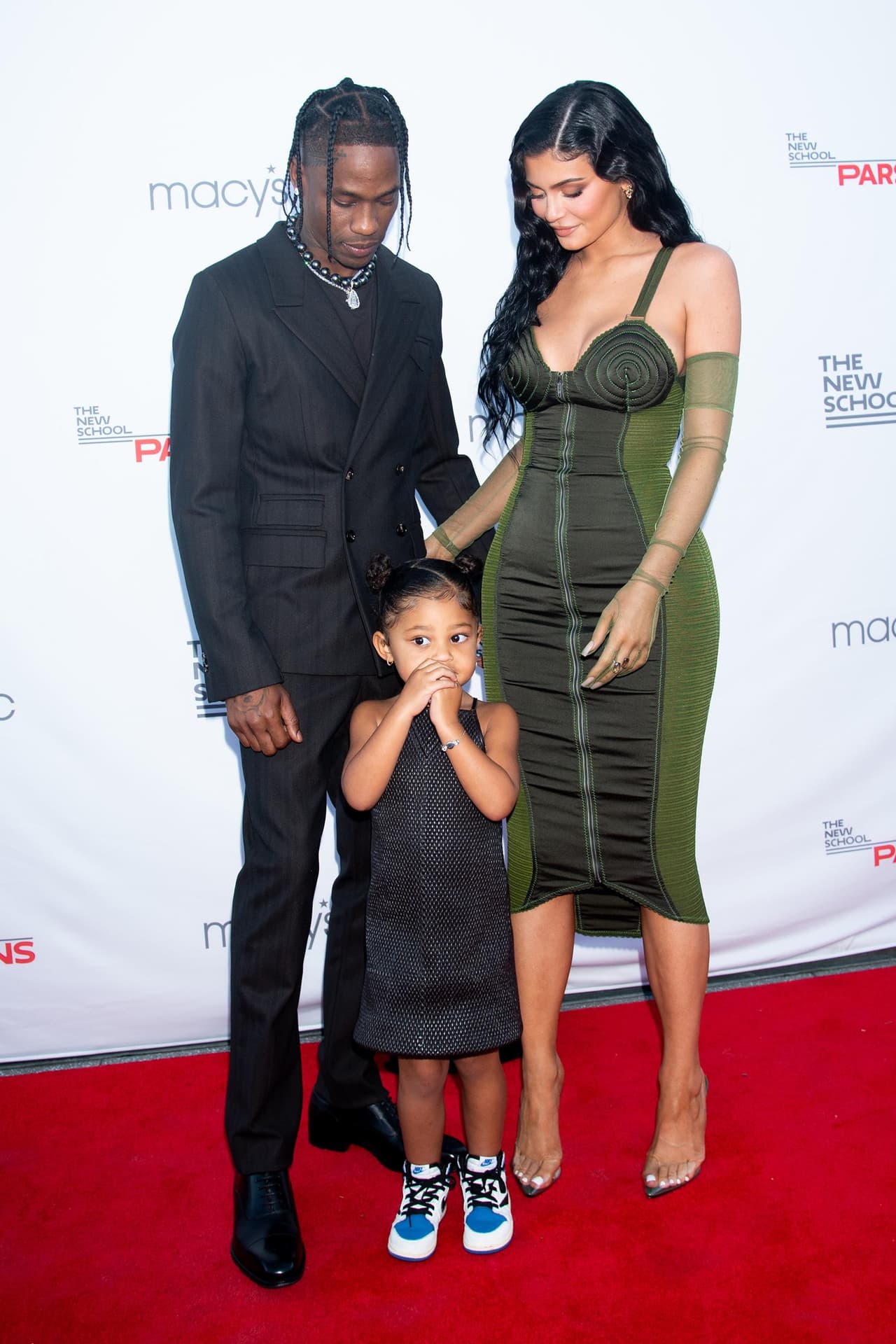 El cantante fue reconocido por sus "
<b><a href="https://www.billboard.com/articles/news/9572576/travis-scott-parsons-benefit-new-york-new-school/" target="_blank">contribuciones en moda, diseño</a></b>, emprendimiento, artes y justicia social", de acuerdo con la reseña que publicó Billboard, pero en su discurso dijo algo que no dejó dudas ante lo que parece una reconciliación con la empresaria. 
<br>