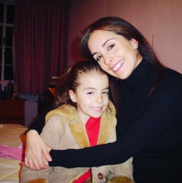 La vida de Karyme Lozano y Aitor Iturrioz tomó un camino diferente, pero los ha seguido uniendo su primogénita.