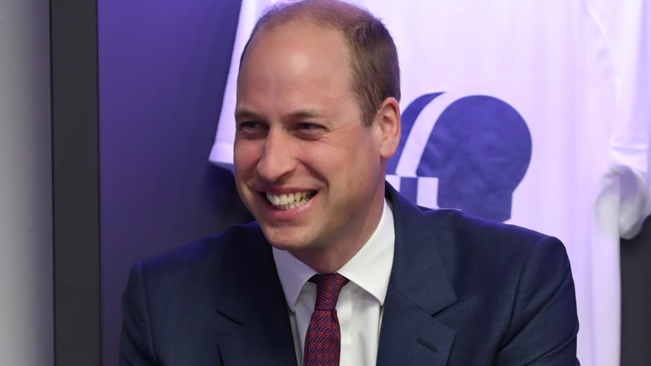 Según la BBC, la aplicación se basa en un teclado de software especial que aparece cuando los niños escriben mensajes y 
<b>monitorea el tono de las palabras que se escriben y el idioma</b> utilizado.