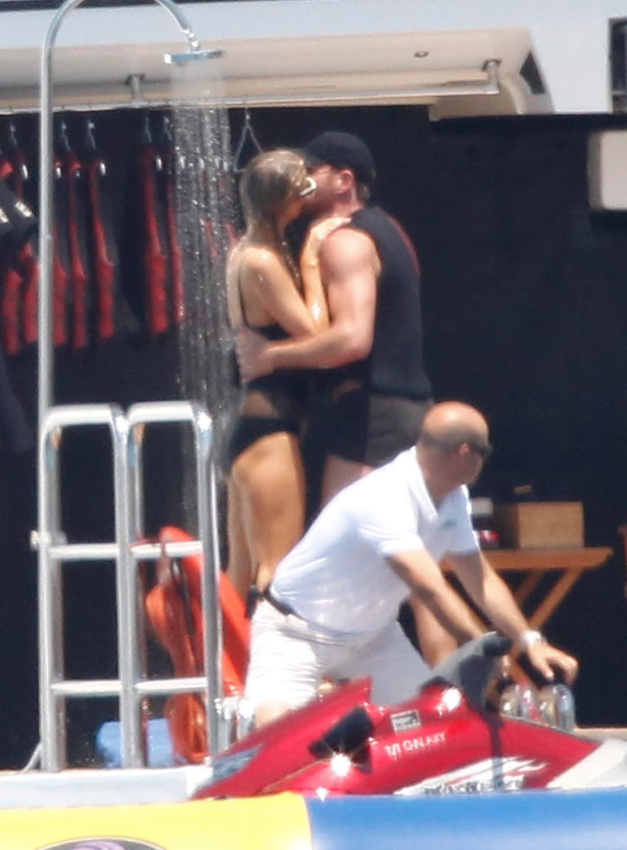 ¡Y otra vez se agarraron a besotes!