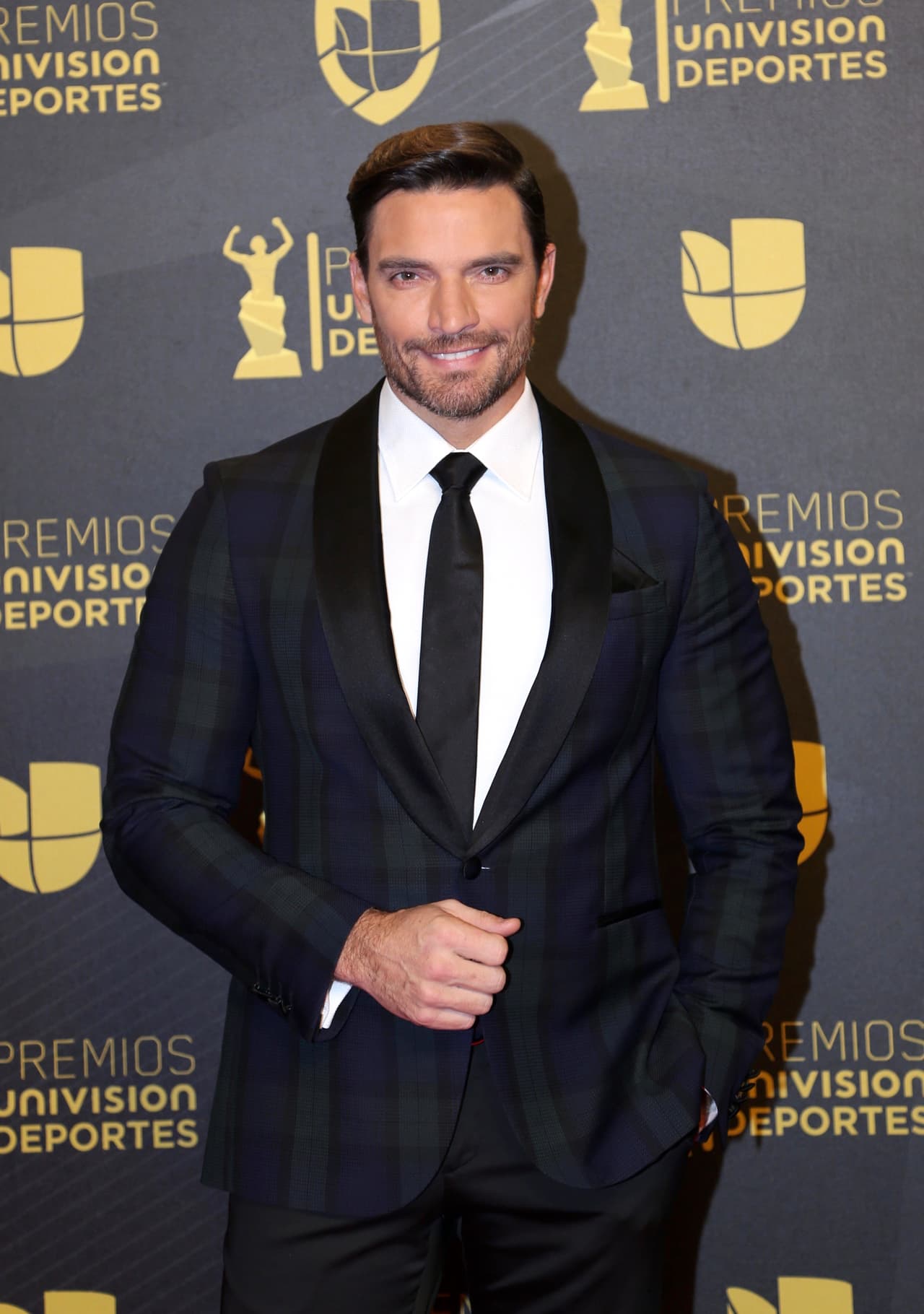 "Que haga las cosas con calma, que las haga desde el corazón porque es lo más importante, que no se deje llevar por las personas que la rodean, que siempre haga las cosas desde el corazón y sobre todo también tomándolo a él siempre en cuenta. Que tengan una comunión y una comunicación entre ellos, porque yo creo que es la clave entre cualquier pareja".