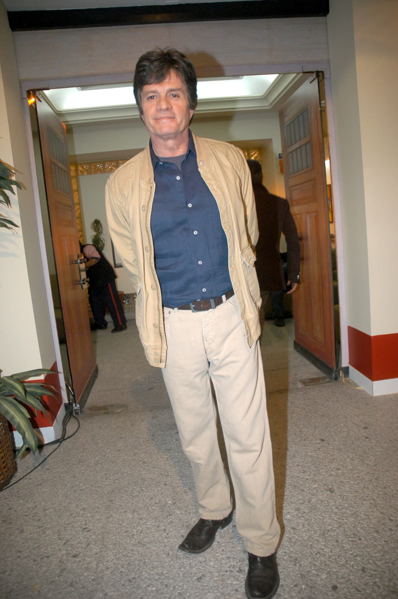 El siguiente personaje de Alejandro fue en 'Abismo de pasión' (2012) como Augusto Castañón, un hombre al que la desgracia de perder a su esposa lo convierte en un hombre amargado e injusto con su hija.