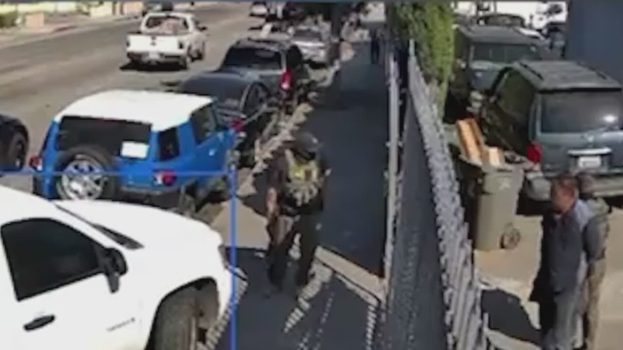 Nueva ley en California permite demandar a agentes federales por supuestos abusos