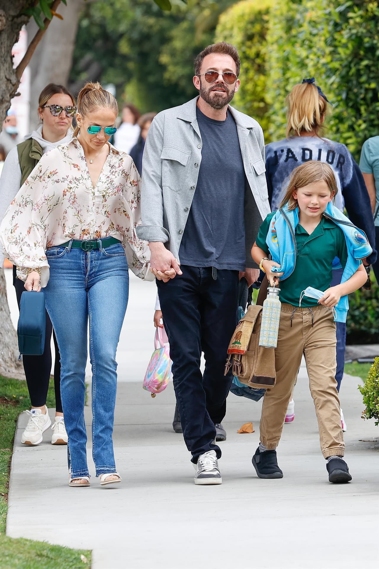 "Jennifer López es amada por todos los hijos de Ben, pero definitivamente tiene un vínculo especial con Samuel porque es el más joven de los cinco hijos y es el bebé del grupo, por así decirlo", afirmó el informante a de HollywoodLife.
<br>