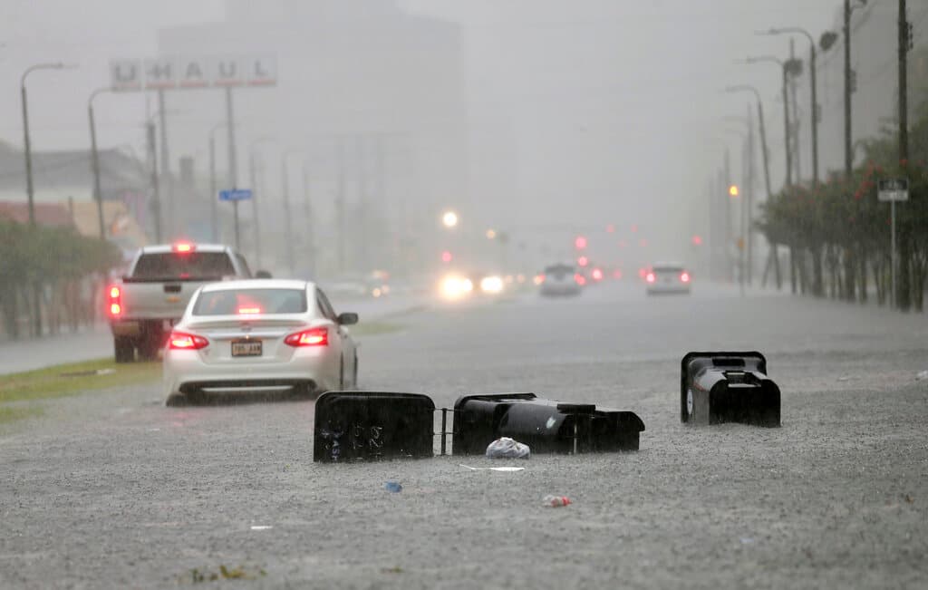 Un sistema de baja presión en el Golfo de México ha provocado inundaciones en Nueva Orleans, por lo que el gobernador de Louisiana, John Bel Edwards, declaró estado de emergencia.