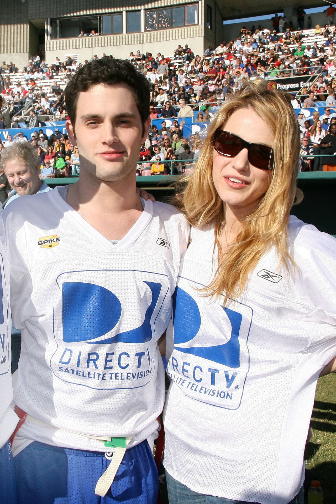 Blake Lively y Penn Badgley también llevaron su amor de la pantalla chica a la vida real.