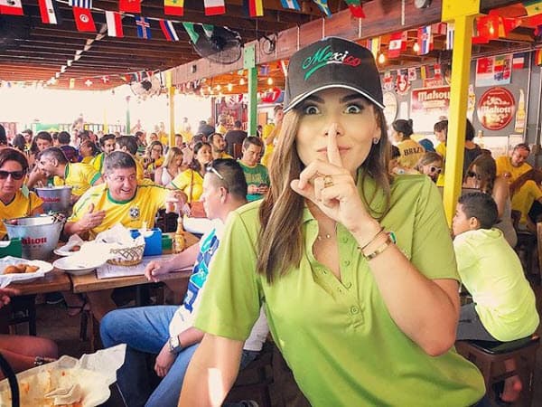 La mexicana quedó al descubierto gracias a un chiste que Carlos publicó en Instagram.