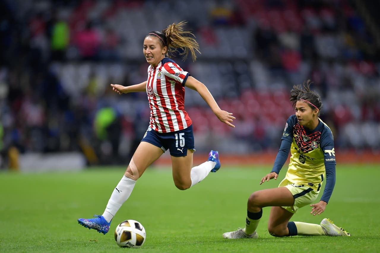 América y Chivas protagonizaron un Clásico entretenido en el Azteca en la Ida de Cuartos de Final, con saldo favorable para las de casa por marcador de 2-1.