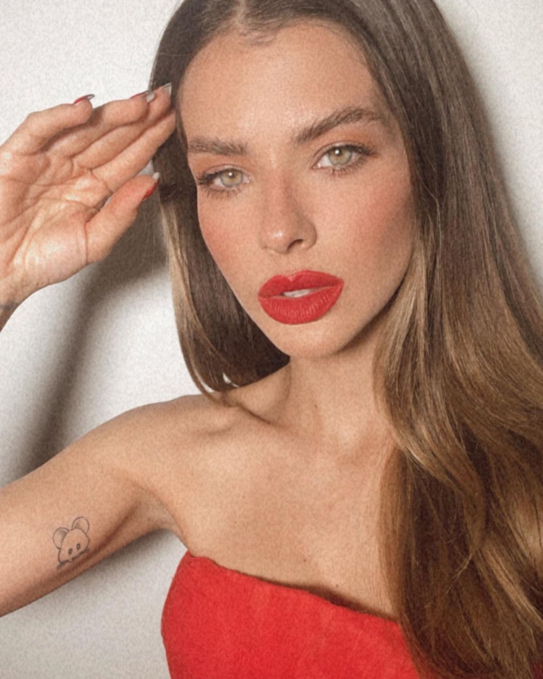 Wanda tenía entre sus contactos a la modelo y hasta likes le dejaba.