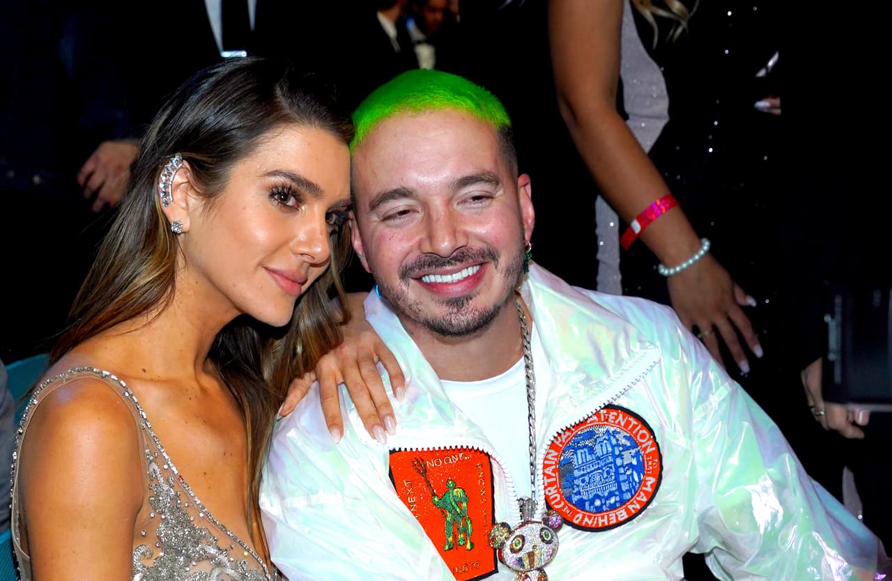 Valentina Ferrer y J Balvin confirman en la portada de Vogue México que esperan un hijo