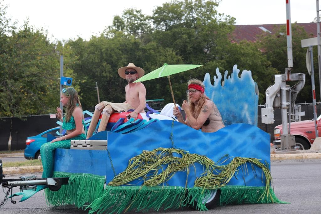 Después de que el parque temático cerró en la década de 1990, San Marcos continuó siendo conocida como la capital no oficial de las sirenas. Es por esto que alrededor de la ciudad hay estatuas y murales de sirenas.