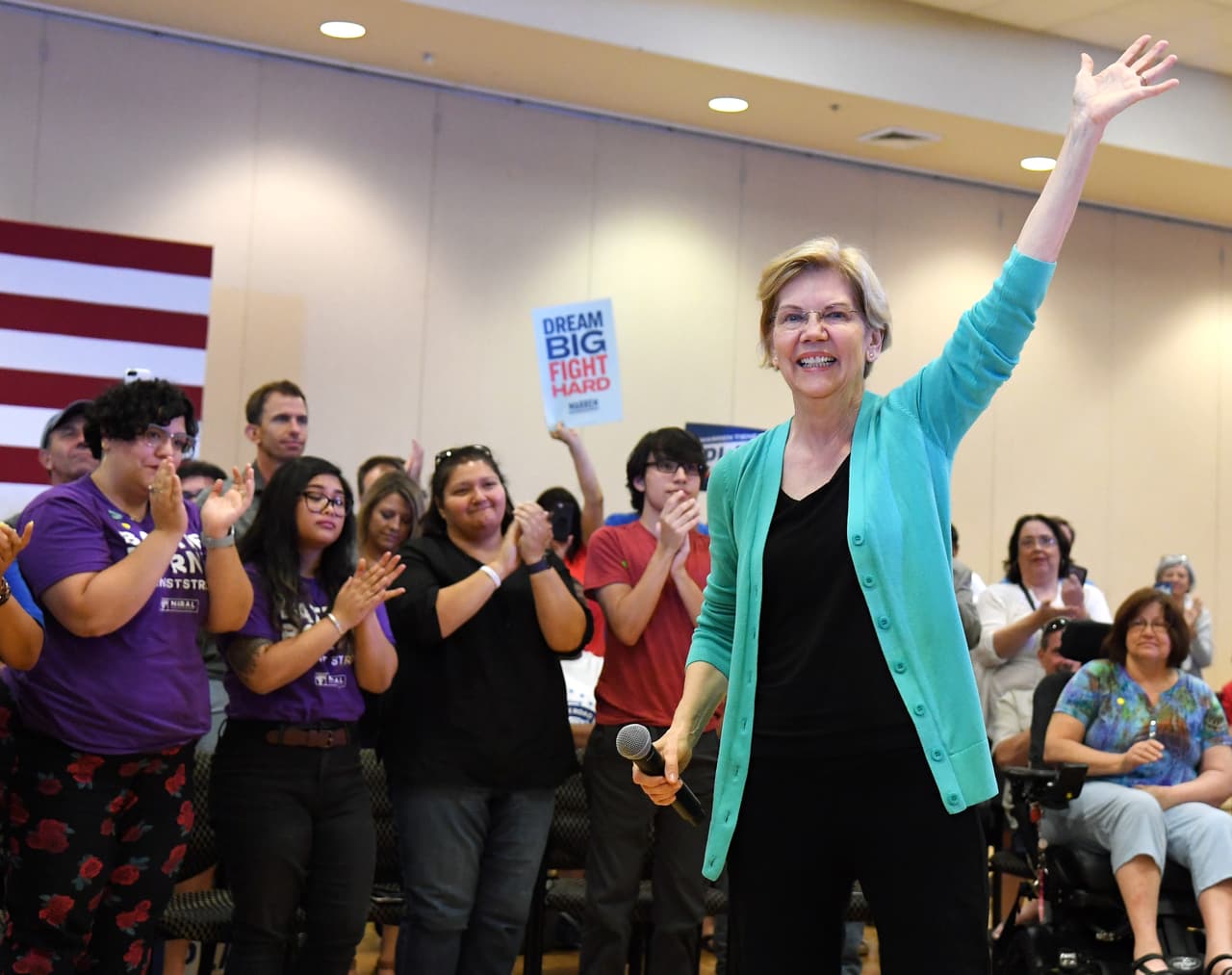 Elizabeth Warren: "Estoy en esta lucha para las latinas y con las latinas"