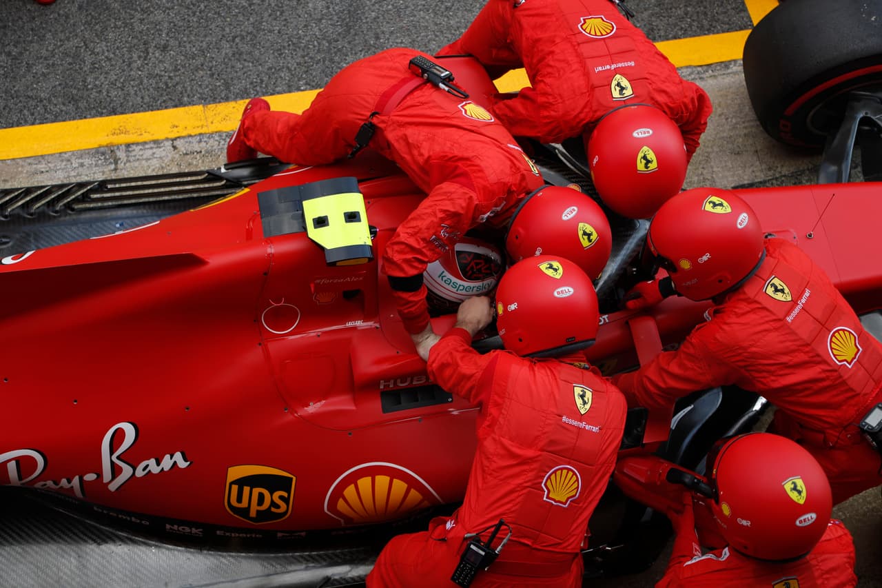 Hamilton ejecutó una casi perfecta carrera en el Gran Premio de España, liderando cada una de las vueltas. Verstappen se queda en la segunda posición, mientras que Bottas logra la tercera posición. El mexicano, 'Checo' Pérez estuvo a una posición de ganar un lugar en el podio.