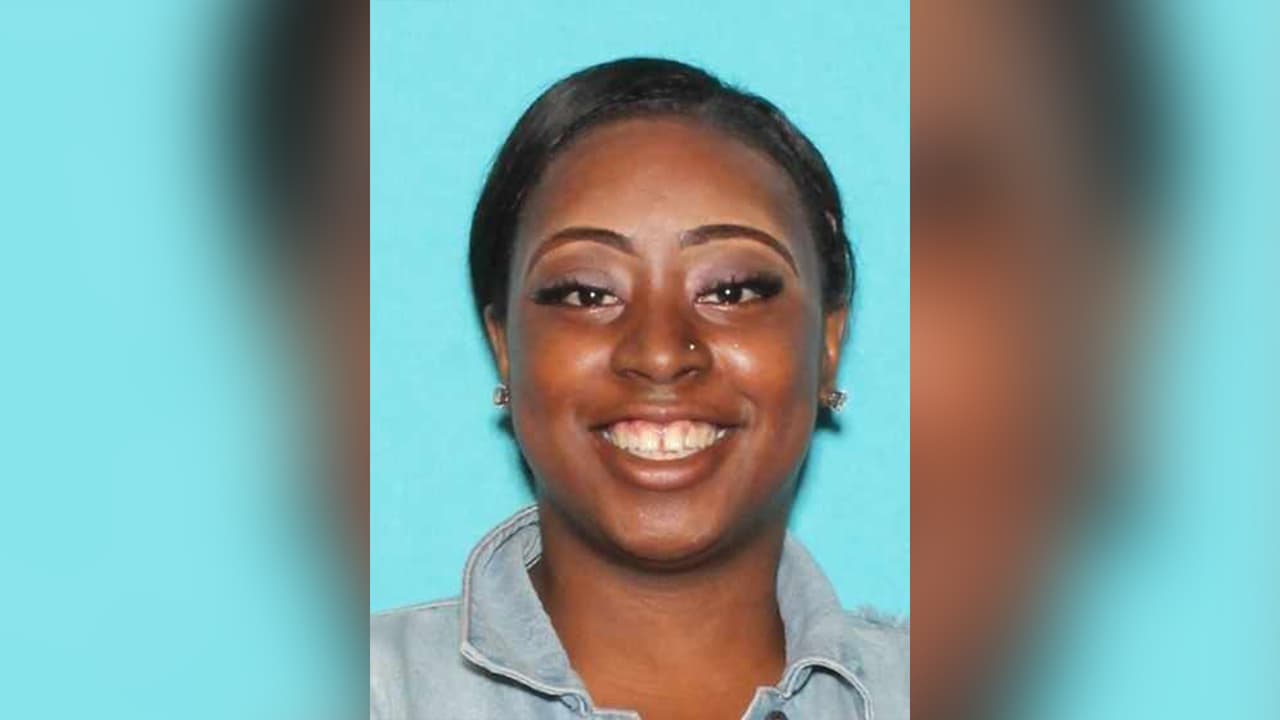 Jada Janee Reed es buscada por contrabando de armas de fuego.