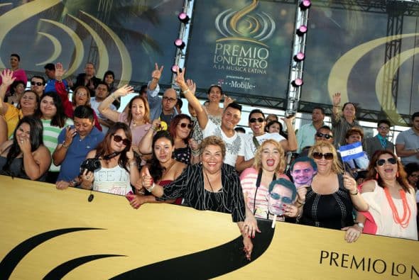 Los fanáticos que estaban en las afueras del American Airlines Arena estaban como locos de la emoción.