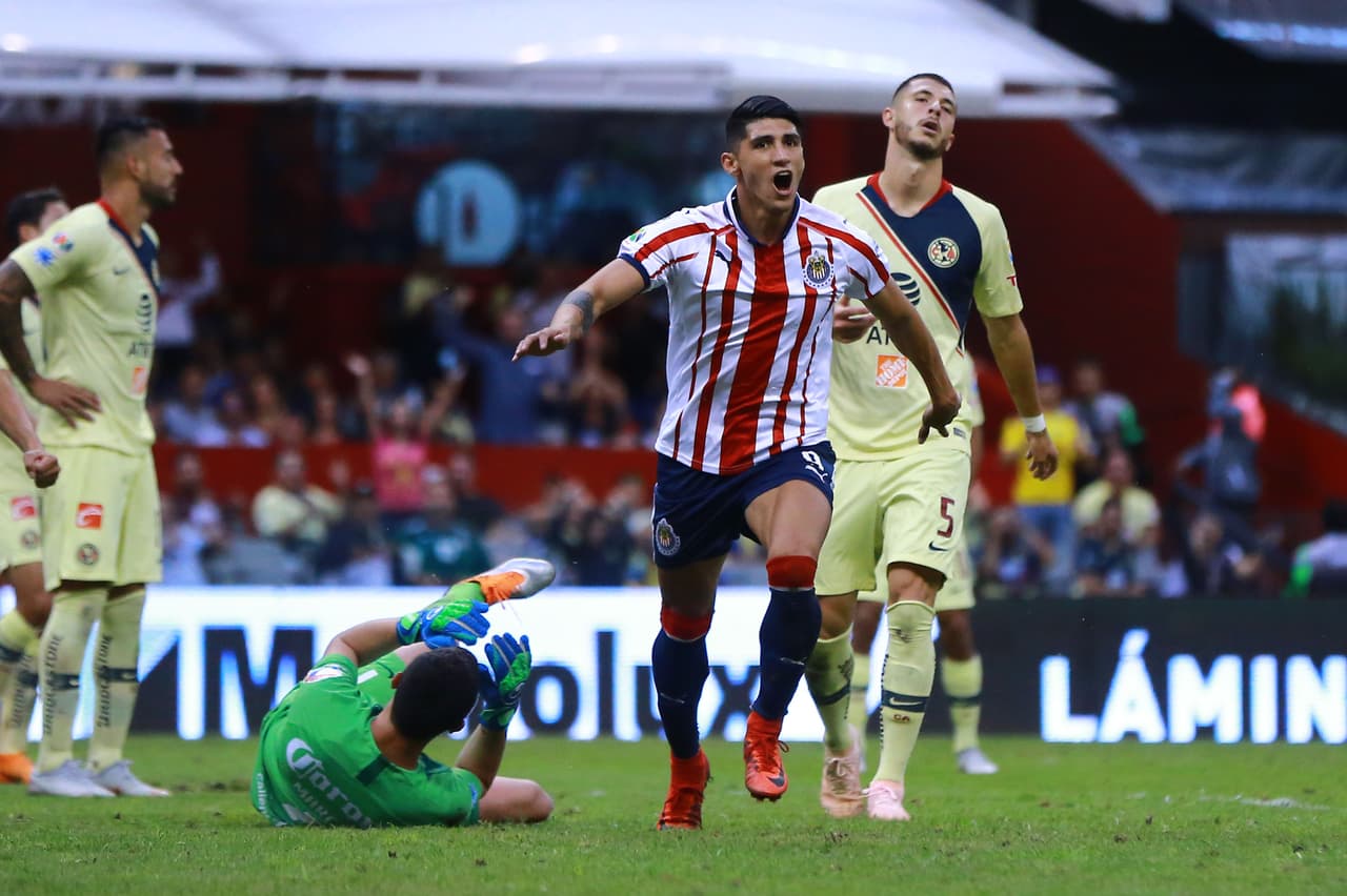 <b>Delanteros: </b> Alan Pulido