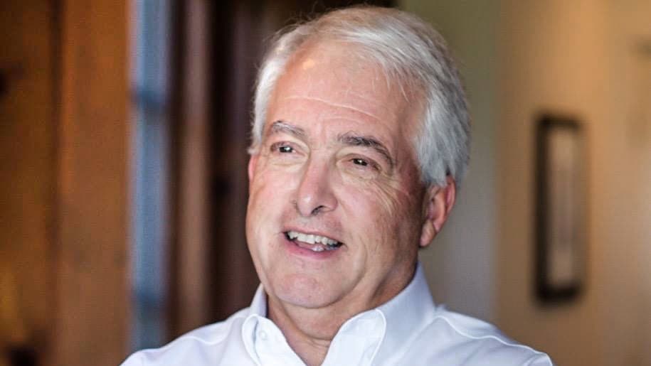 John Cox, un empresario que al igual que Trump quiere "drenar el pantano", pero en California
