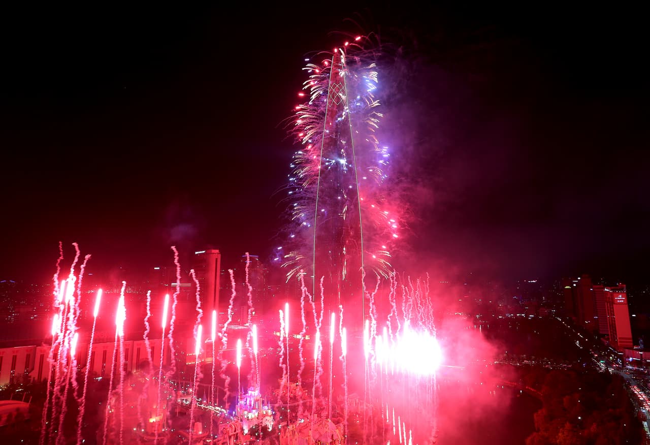 Como medida para evitar la propagación de coronavirus, y en ocasiones también prevenir incendios, las siguientes ciudades cancelaron sus espectáculos.