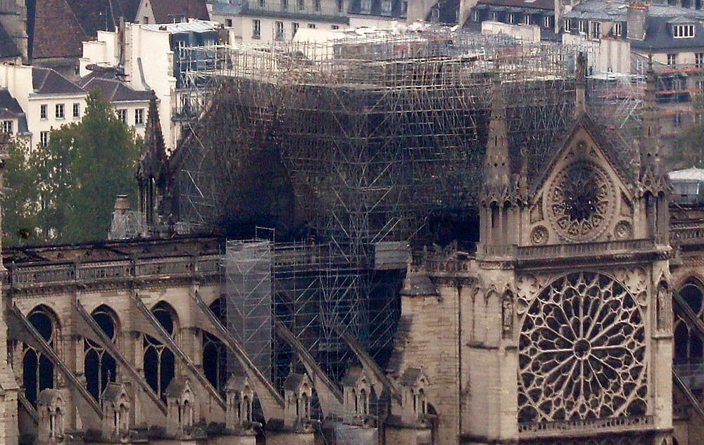 La reconstrucción de Notre Dame necesitará hasta 2,000 millones de dólares (y ya han colectado la mitad en dos días)