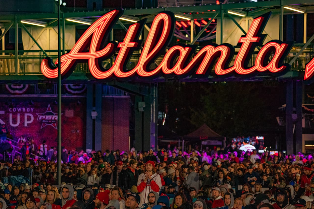 Sin embargo, las caras de felicidad cambiaron poco a poco con cada carrera marcada por los Astros de Houston.