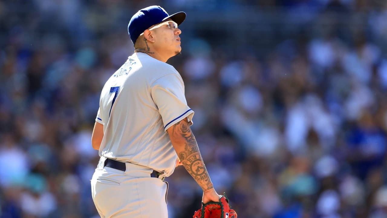 Julio Urías enfrenta cinco cargos menores por agresión a su pareja