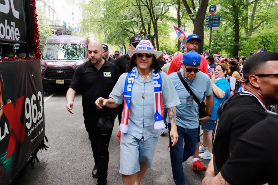 Elvis Crespo y La X 96.3 en el Puerto Rican Day Parade 2025 en Nueva York