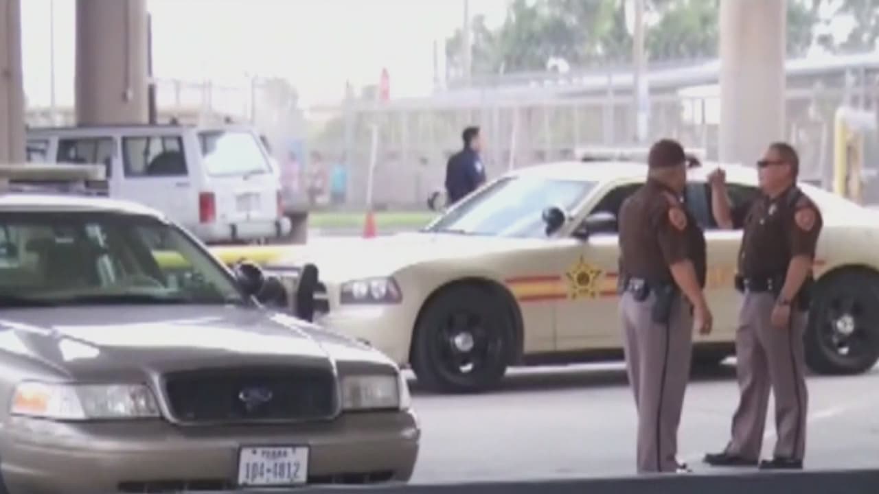 Residentes de Laredo, Texas temen por el impactó económico que tendrá el toque de queda en la ciudad