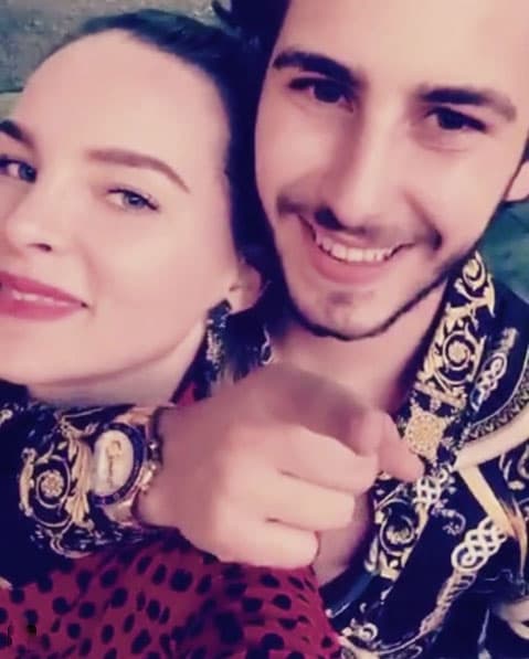 <b><a href="https://www.univision.com/famosos/yo-no-hablo-asi-a-belinda-no-le-gusta-como-christian-nodal-la-imita-y-le-paga-con-la-misma-moneda-video" target="_blank">Belinda</a></b> no pudo ocultar el "orgullo" de saber que
<b><a href="https://www.instagram.com/mrnachini/" target="_blank">su hermano, Ignacio 'Nacho' Peregrín Schüll</a></b>, contendrá para ser diputado federal en México.
<br>