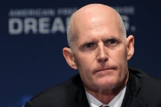 Gobernador de Florida ofrece ayuda tras tiroteo en discoteca de Fort Myers