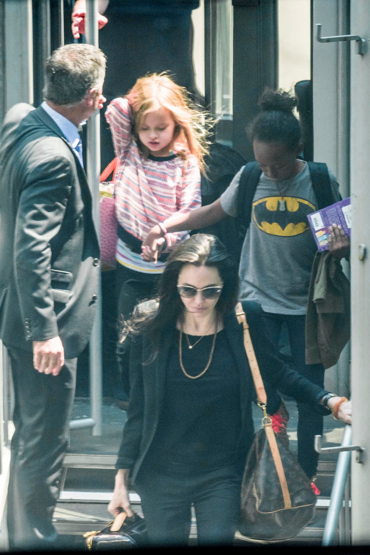 Zahara con una linda playera de Batman.