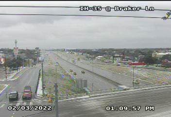 TxDOT dice que, a pesar de los esfuerzos de tratamiento, eso no significa que las condiciones del camino serán seguras por lo que están instando a las personas a evitar cualquier viaje no esencial.