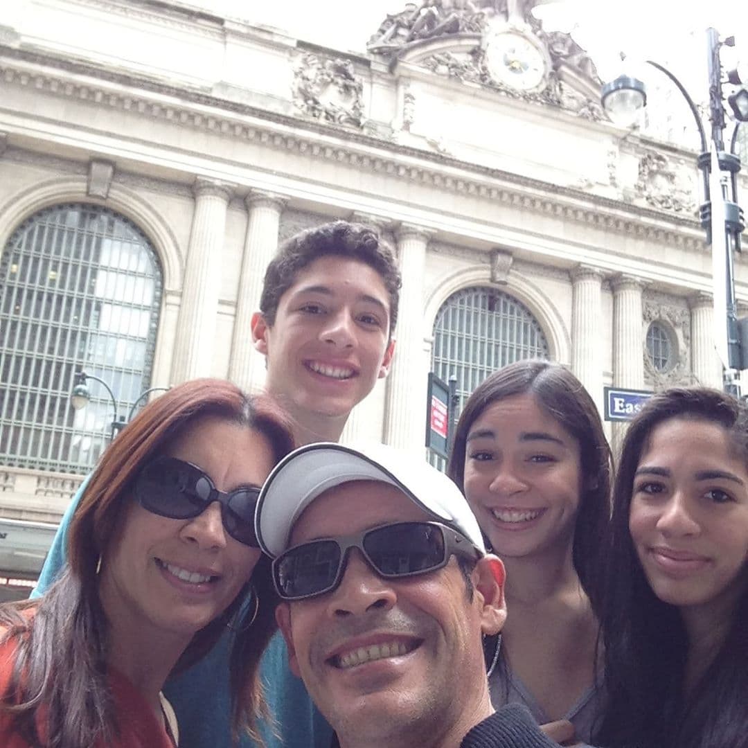 Sus hijos son Thalía, Jahn Gabriel y Natalia, madre en dos oportunidades.