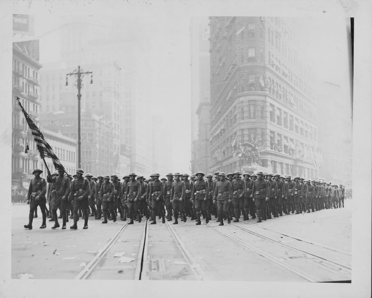 Los soldados estadounidenses que lucharon con sus aliados de Francia, Reino Unido y Rusia, entre otros, marcharon frente a los neoyorquinos en 1919.
