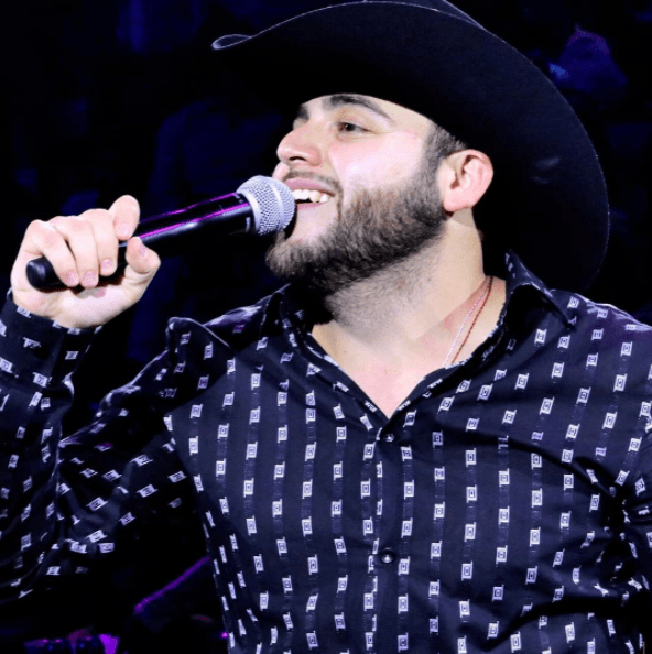 Con tan solo 13 años de edad, Gerardo comenzó a incursionar en la industria musical.