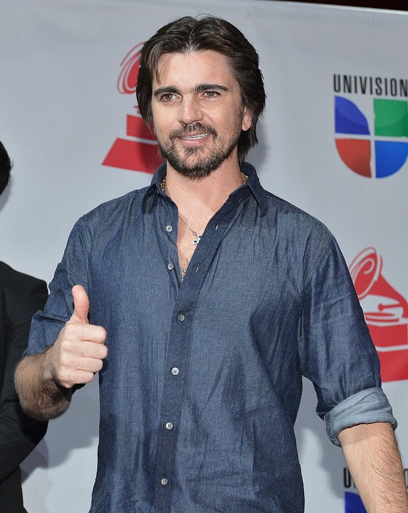 Además de su trayectoria artística, la Academia también elige a su homenajeado del año por su trabajo social y 
<b>Juanes</b> es todo un ejemplo en este aspecto.