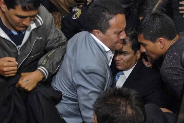 La mayoría de los 200 heridos y ocho muertos que dejaron los acontecimientos de septiembre, fueron ciudadanos que exigían en las calles la liberación de Correa.