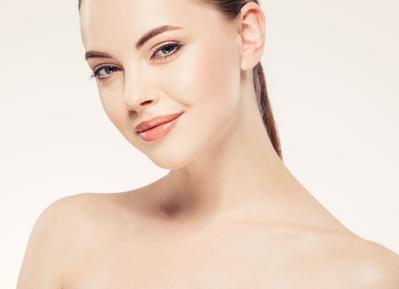 Tú sabes muy bien cómo son las personas que te rodean, si aceptas a alguien con sus cualidades positivas y negativas pesa en una balanza cuáles son las más importantes para ti y luego procede en consideración. No podemos olvidar su Ascendente en el signo de Cáncer, y la sensibilidad, intuición y naturaleza amorosa que inspirará sus acciones durante toda su vida.