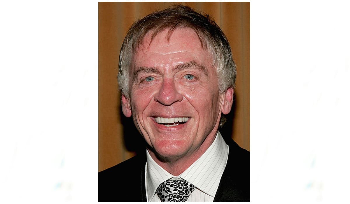 Daniel Davis tuvo este papel durante toda la serie y después de su final tuvo algunas apariciones especiales en series como 'The Practice' (1997), 'Frasier' (1998) 'Gotham' (2015), 'The Blacklist' (2013).